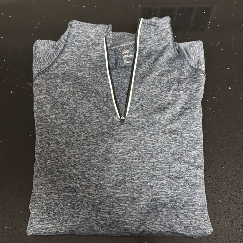 Men’s all in motion half zip pullover.